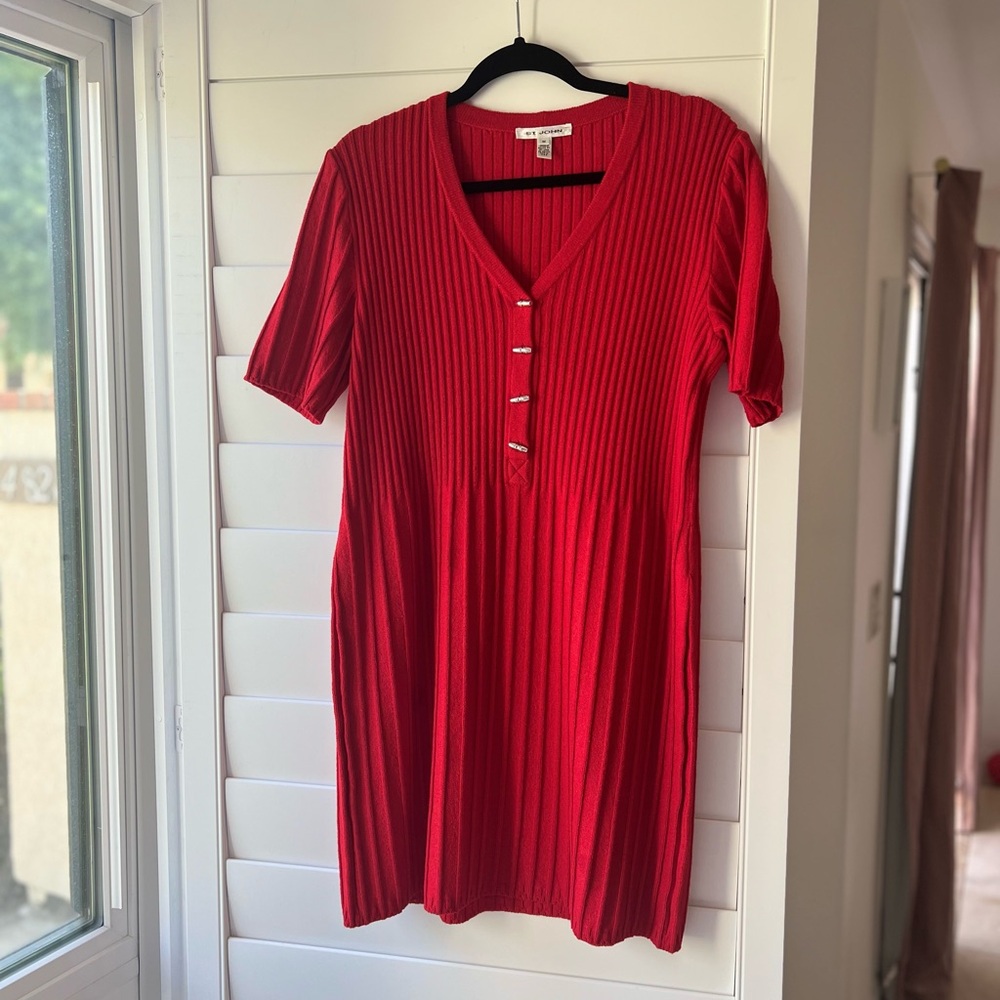 St. John Red Buttoned V-Neck Midi Dress